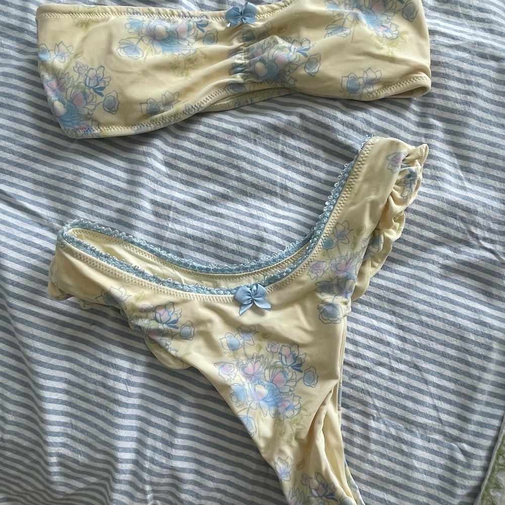 Blackbough Cream Bikini Set